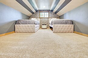 Cle Elum Cabin w/ Hot Tub, Fire Pit & Deck!