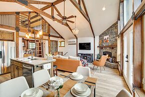 Cle Elum Cabin w/ Hot Tub, Fire Pit & Deck!