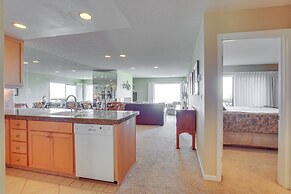 Watsonville Condo w/ Ocean Views & Beach Access
