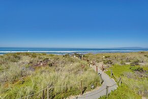 Watsonville Condo w/ Ocean Views & Beach Access