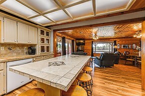 Broken Bow Cabin w/ Hot Tub & Fishing On-site!