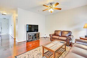 Cozy Greensboro Townhome w/ Community Pool & Grill