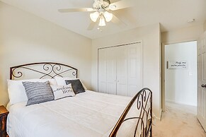 Cozy Greensboro Townhome w/ Community Pool & Grill