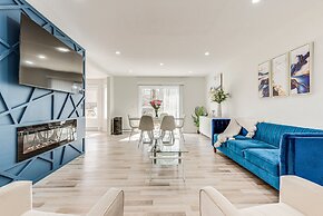 Chic Coolbaugh Township Getaway w/ Hot Tub!