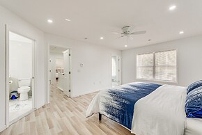 Chic Coolbaugh Township Getaway w/ Hot Tub!