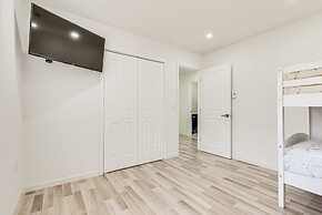 Chic Coolbaugh Township Getaway w/ Hot Tub!