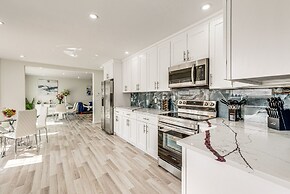 Chic Coolbaugh Township Getaway w/ Hot Tub!