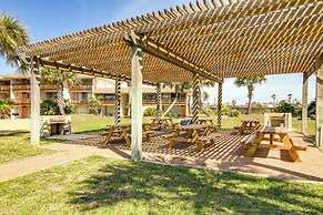 Beachfront Condo w/ Pool Access in Port Aransas