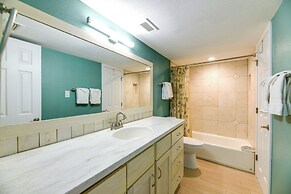 Beachfront Condo w/ Pool Access in Port Aransas