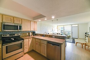 Beachfront Condo w/ Pool Access in Port Aransas