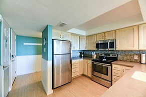 Beachfront Condo w/ Pool Access in Port Aransas