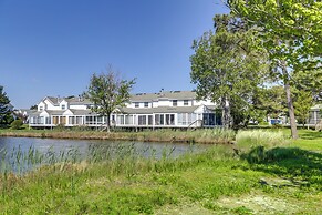 Townhouse in Mallard Lakes w/ Porch & Water Views