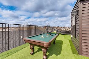 Luxe Newark Retreat w/ Rooftop Deck: Pets Welcome!