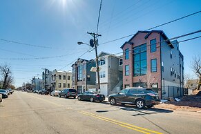 Luxe Newark Retreat w/ Rooftop Deck: Pets Welcome!