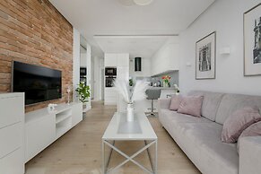 Żwirki Apartment Łódź by Renters