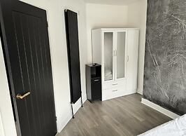 Impeccable 3-bed House in Walsall