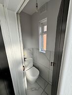 Impeccable 3-bed House in Walsall