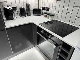 Impeccable 3-bed House in Walsall