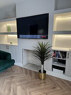 Impeccable 3-bed House in Walsall