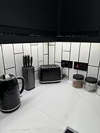 Impeccable 3-bed House in Walsall