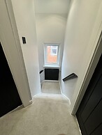 Impeccable 3-bed House in Walsall