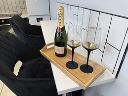 Impeccable 3-bed House in Walsall