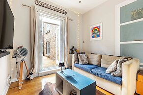 Charming Two Bed Maisonette in Notting Hill