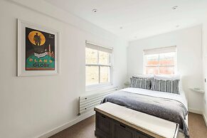 Charming Two Bed Maisonette in Notting Hill