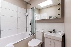 Charming Two Bed Maisonette in Notting Hill