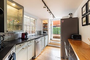 Charming Two Bed Maisonette in Notting Hill