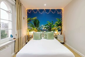 Charming Two Bed Maisonette in Notting Hill