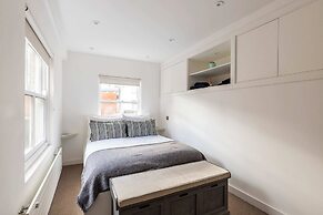 Charming Two Bed Maisonette in Notting Hill
