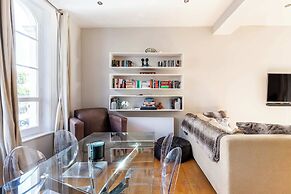 Charming Two Bed Maisonette in Notting Hill