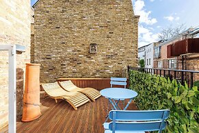 Charming Two Bed Maisonette in Notting Hill