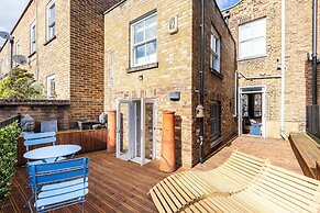 Charming Two Bed Maisonette in Notting Hill