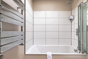 Charming Two Bed Maisonette in Notting Hill