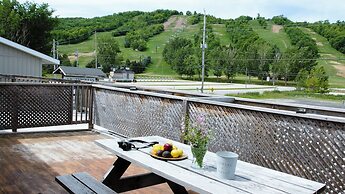 Tyrolean 4 Bedroom Condo Blue Mountain