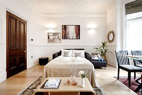 Bright and Modern Mayfair Apartment
