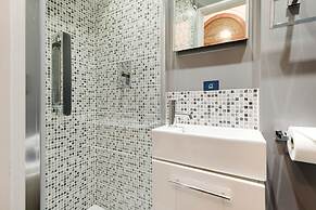 Bright and Modern Mayfair Apartment