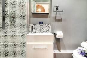 Bright and Modern Mayfair Apartment