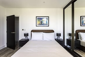 Beautiful 2 Bed Icon Tower Flat 5