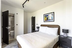 Beautiful 2 Bed Icon Tower Flat 5