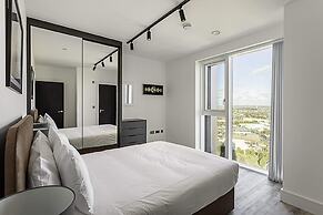 Beautiful 2 Bed Icon Tower Flat 5