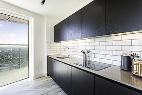Beautiful 2 Bed Icon Tower Flat 5
