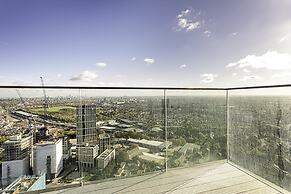 Beautiful 2 Bed Icon Tower Flat 5