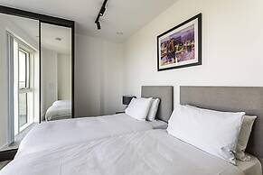 Beautiful 2 Bed Icon Tower Flat 5