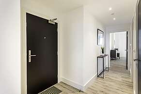 Beautiful 2 Bed Icon Tower Flat 5