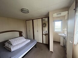 Super Pet Friendly 2 Bedroom Caravan Heacham Beach