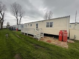 Super Pet Friendly 2 Bedroom Caravan Heacham Beach