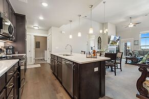 Serene Retreat With Hot Tub, Sauna, Pool & Gym